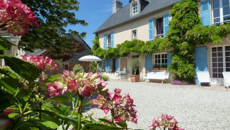 Bed and Breakfast Les Volets Bleus Saint-Martin-des-Entrées Zewnętrze zdjęcie