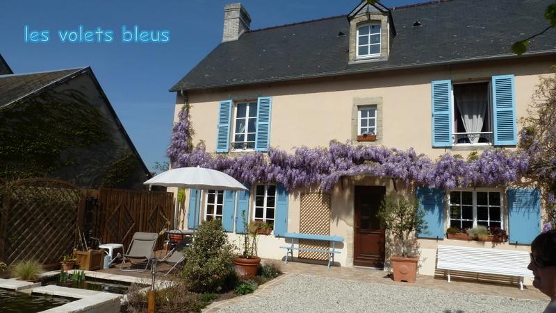 Bed and Breakfast Les Volets Bleus Saint-Martin-des-Entrées Zewnętrze zdjęcie