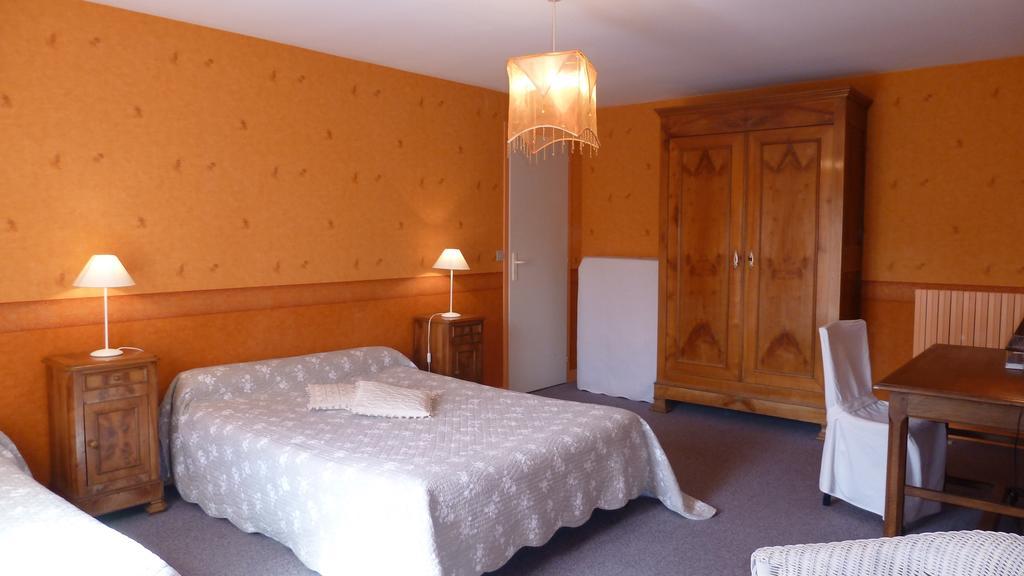 Bed and Breakfast Les Volets Bleus Saint-Martin-des-Entrées Pokój zdjęcie